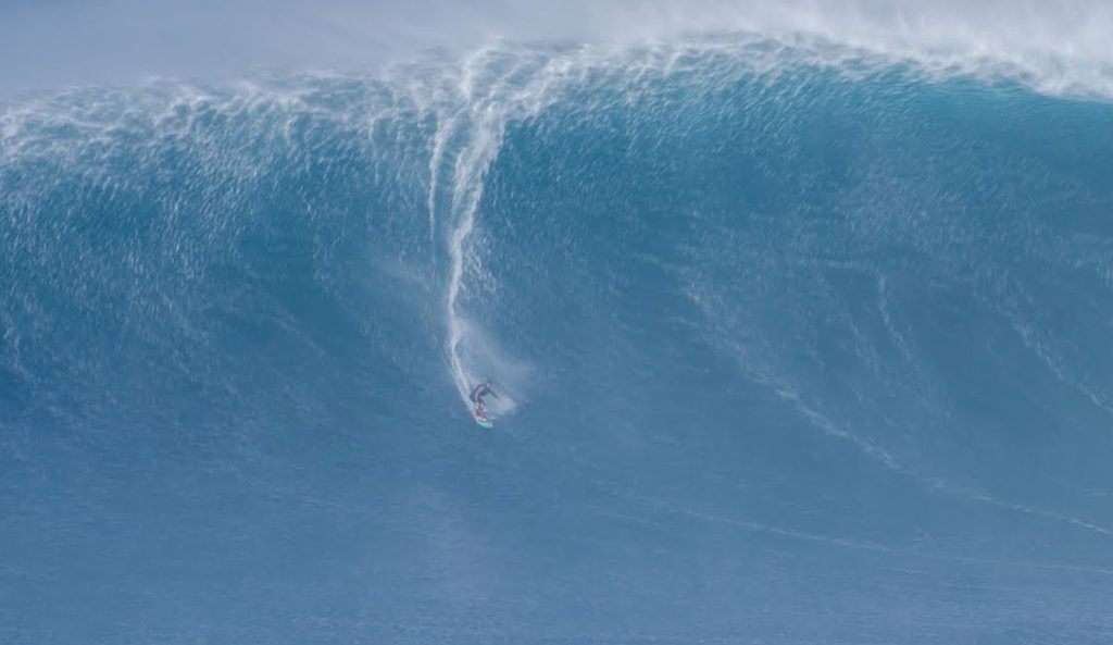 Eddie Aikau swell at Jaws
