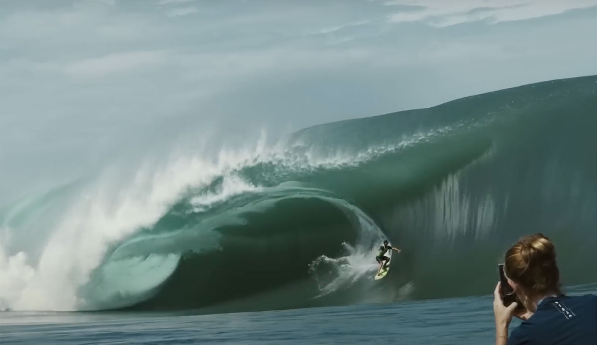 chumbo surfing teahupoo