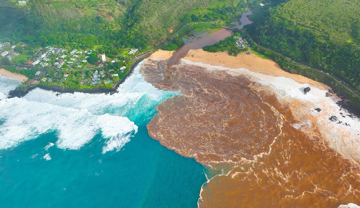 Jamie O'Brien surfing Waimea River