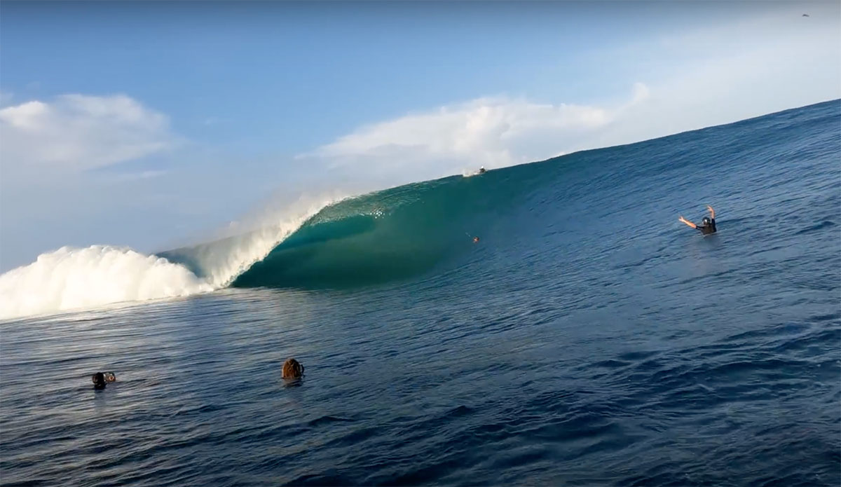 Teahupo'o surfing