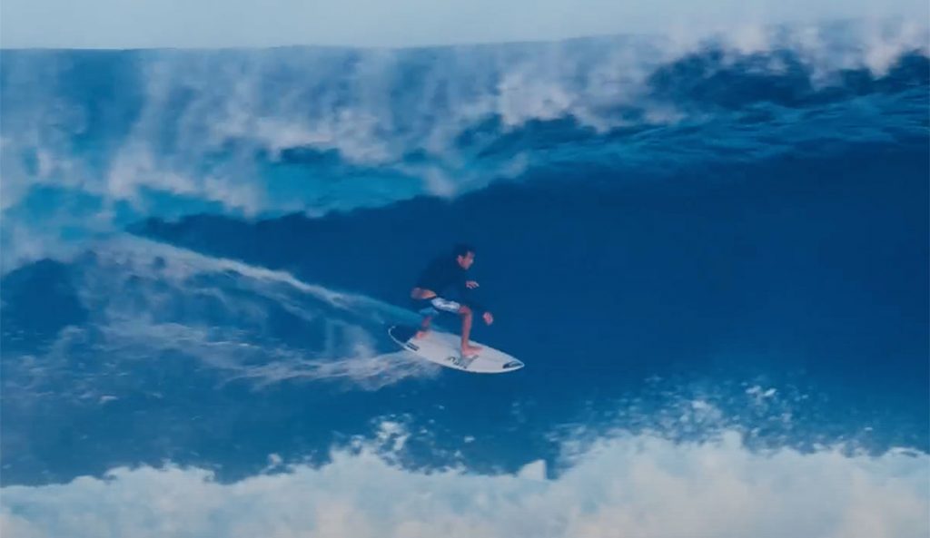 koa rothman surfing Cloudbreak