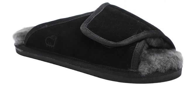 A product shot of the Lamo APMA slide wrap for our review of the best camp slippers.