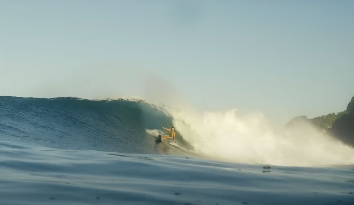 Kai Lenny surfing