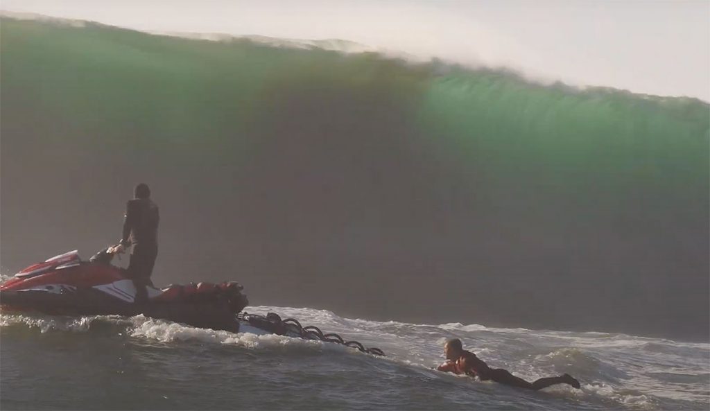 Maverick's surfing