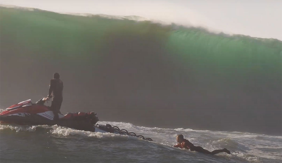 Maverick's surfing