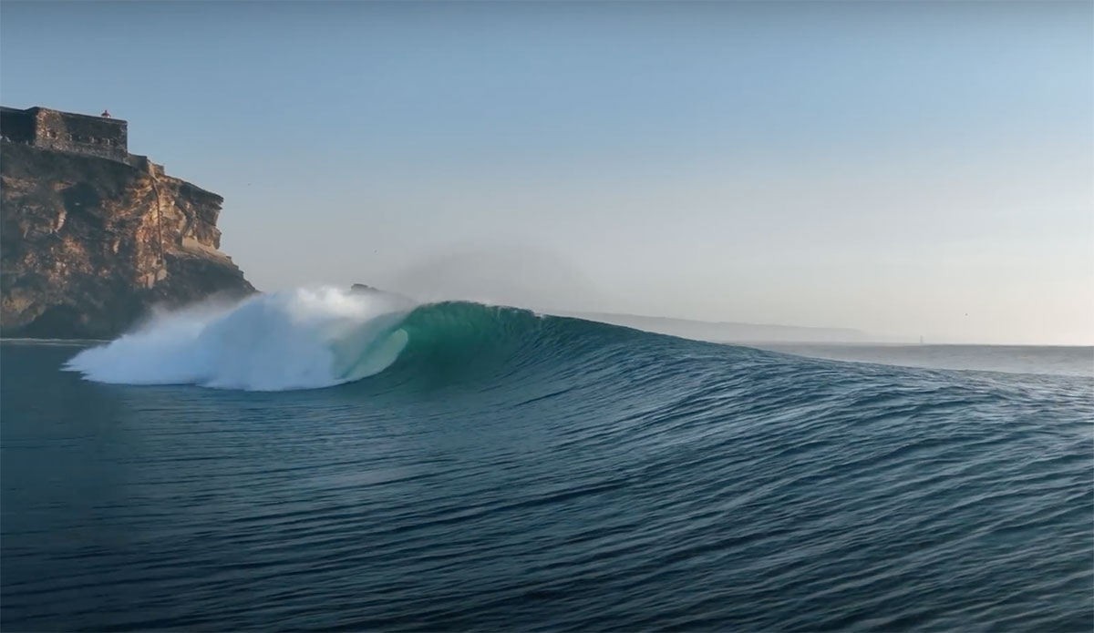 Nazaré surfing