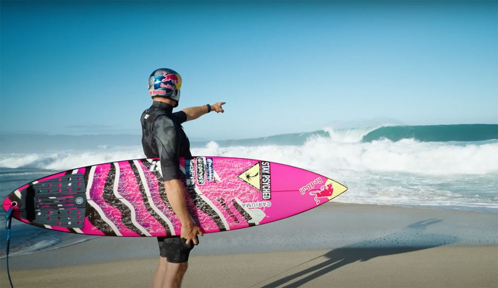 Jamie O'Brien surfing Pipeline