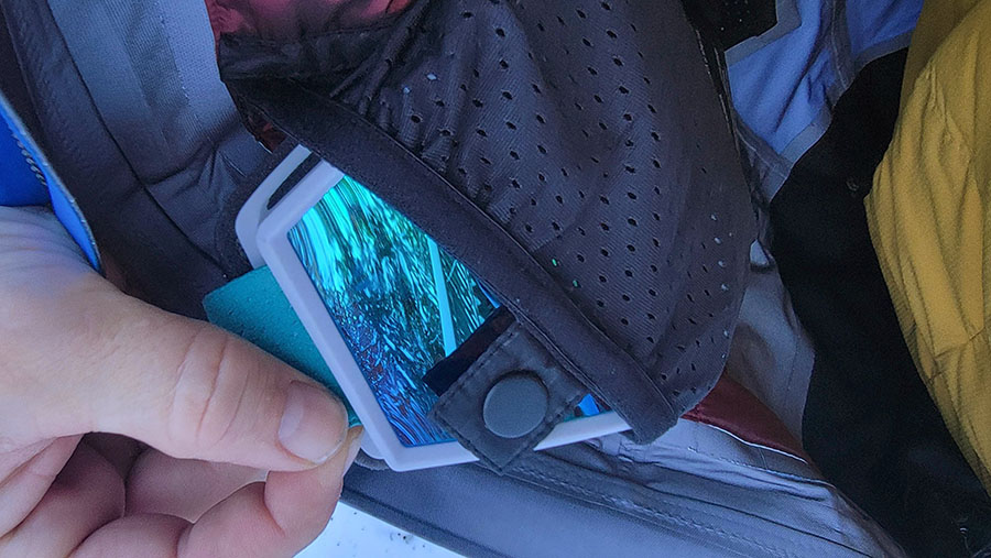looking at the stash pocket of the Volcom TDS infared jacket
