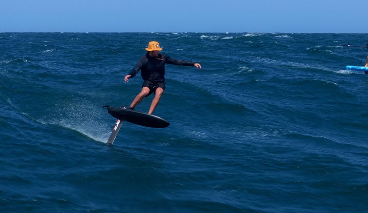 Adam Bennetts Foil surfing