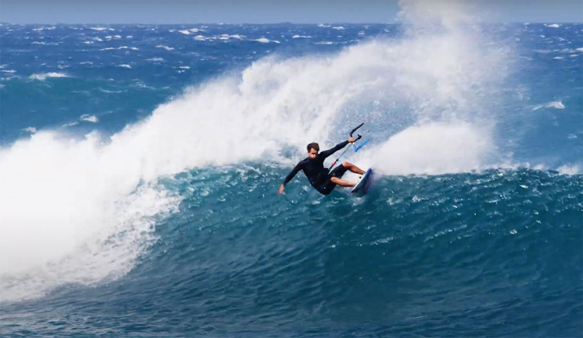 Kai Lenny kitesurfing