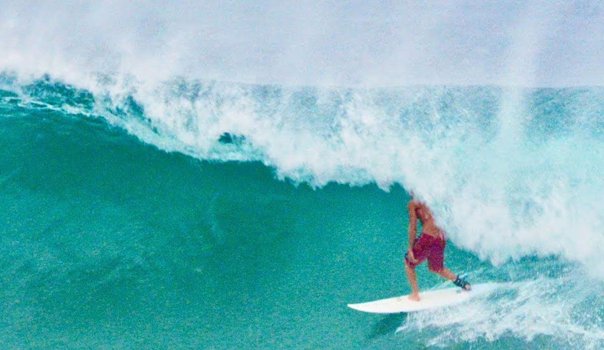 Snapper Rocks surfing