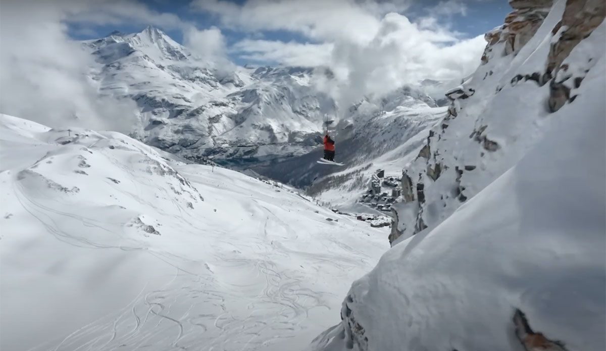 Candide Thovex skiing