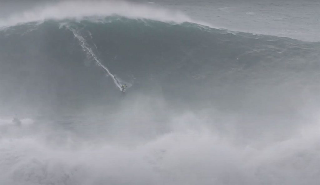 Nazaré big wave surfing