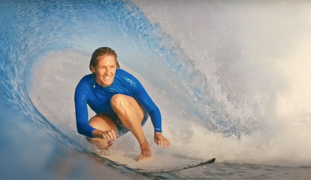Stephanie Gilmore surfing Surf Abu Dhabi