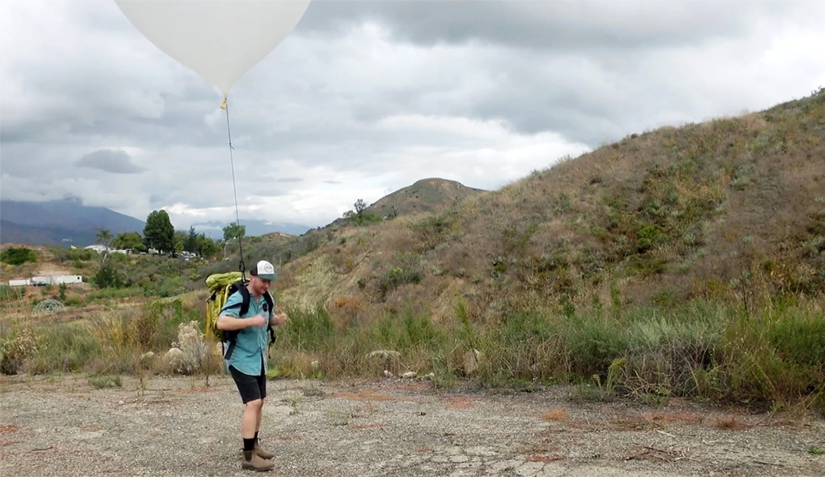 Are Helium Balloons Backpacking's Answer to Sore Shoulders? One Man Investigated