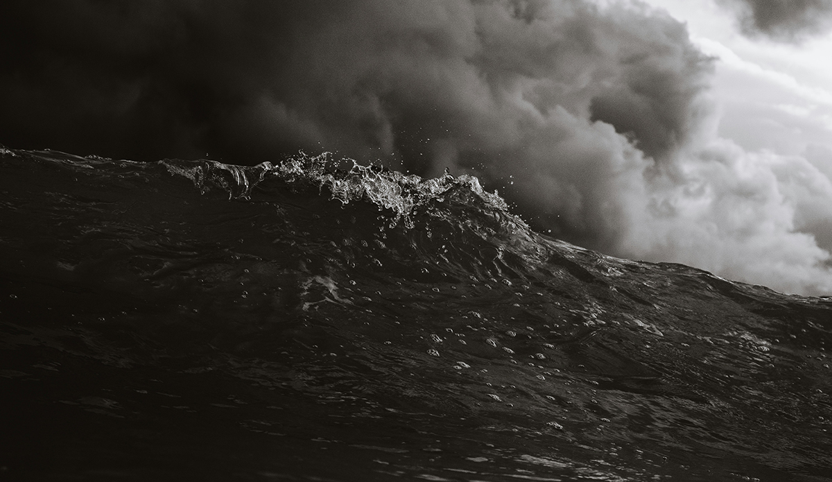 Rogue waves are unpredictable and posea danger to ships and offshore infrastructure. Photo: Matt Hardy // Unsplash