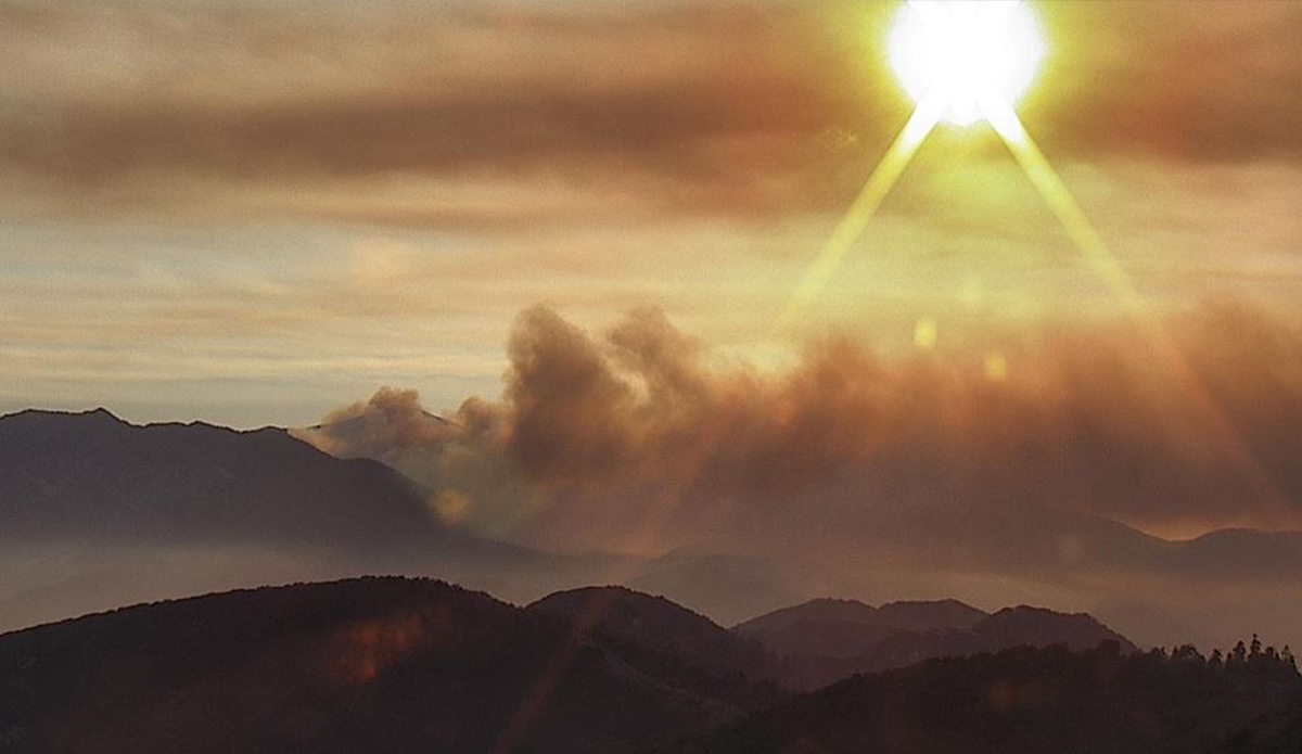 The Vista Fire reached over 1000 acres this morning, still with zero percent containment. Photo: San Bernardino National Forest