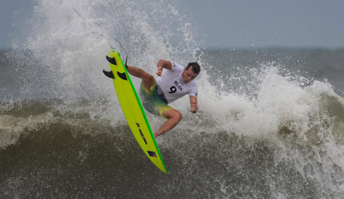 Julian Wilson surfing