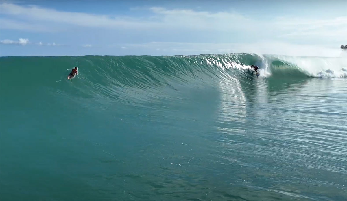 Nias surfing