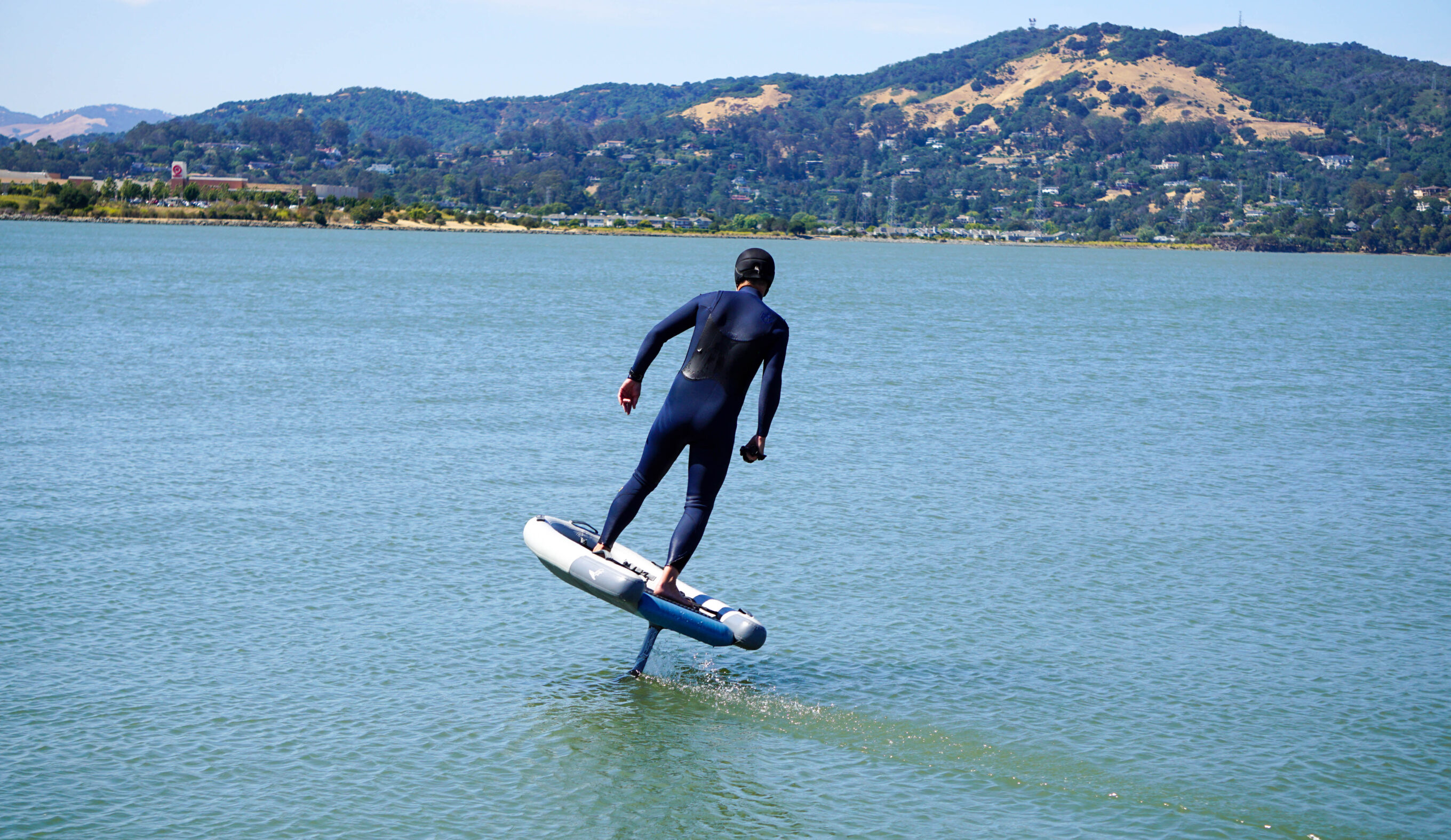 foiling on the lift4 with blowfish attachment