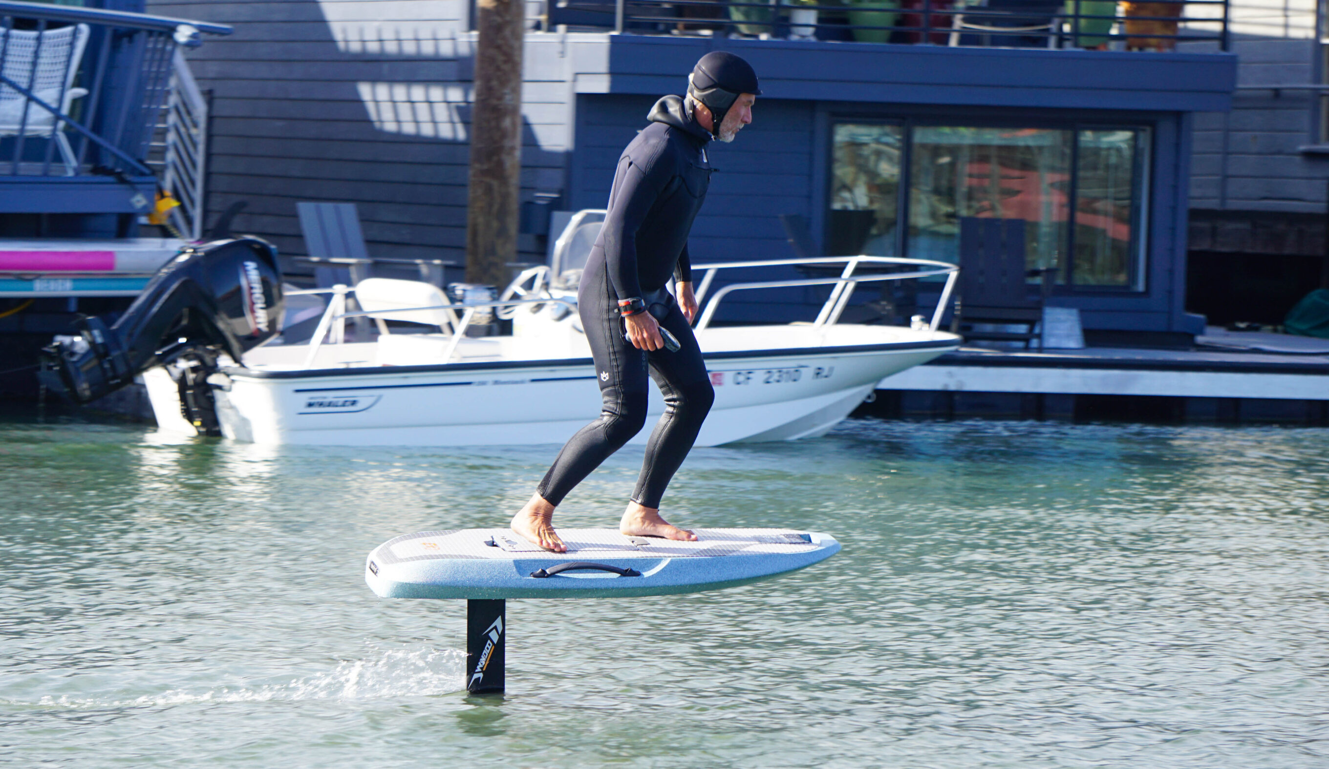 riding the waydoo evo efoil