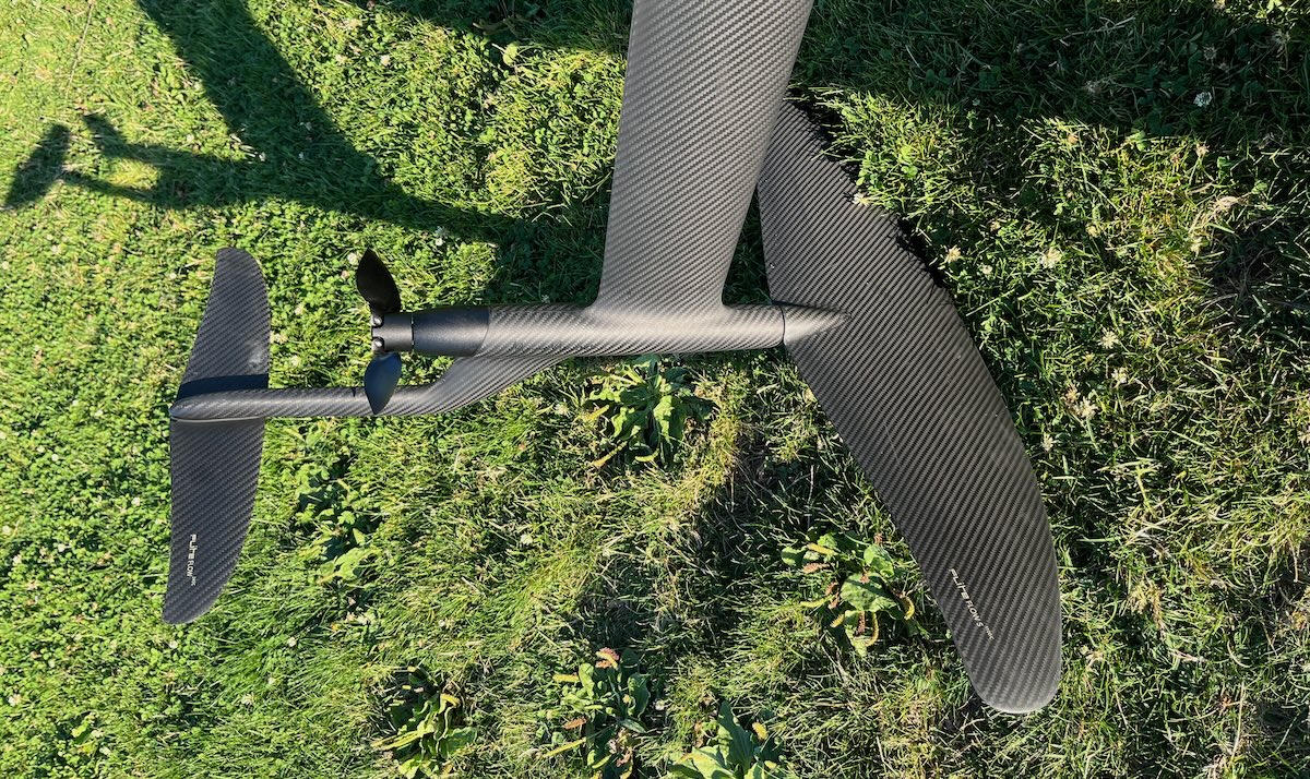 Fliteboard carbon mast and foil
