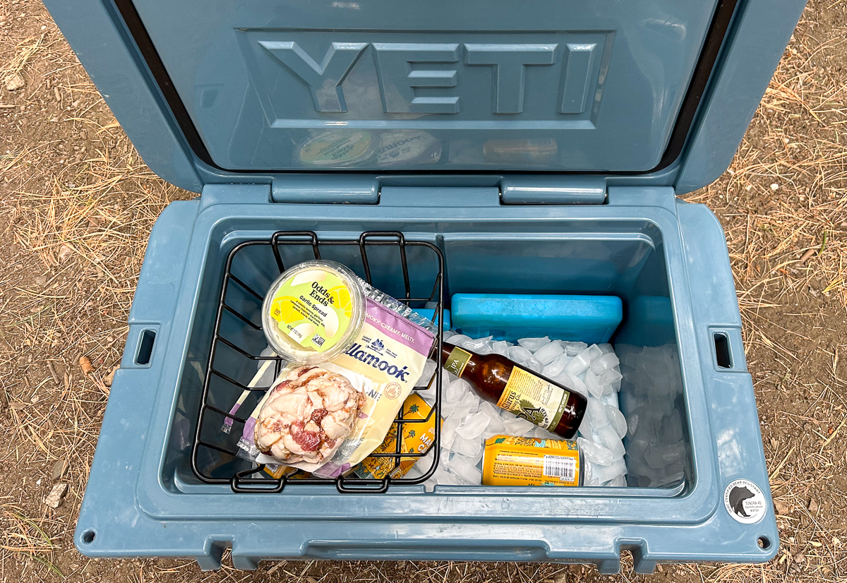 interior of cooler to show ice retention
