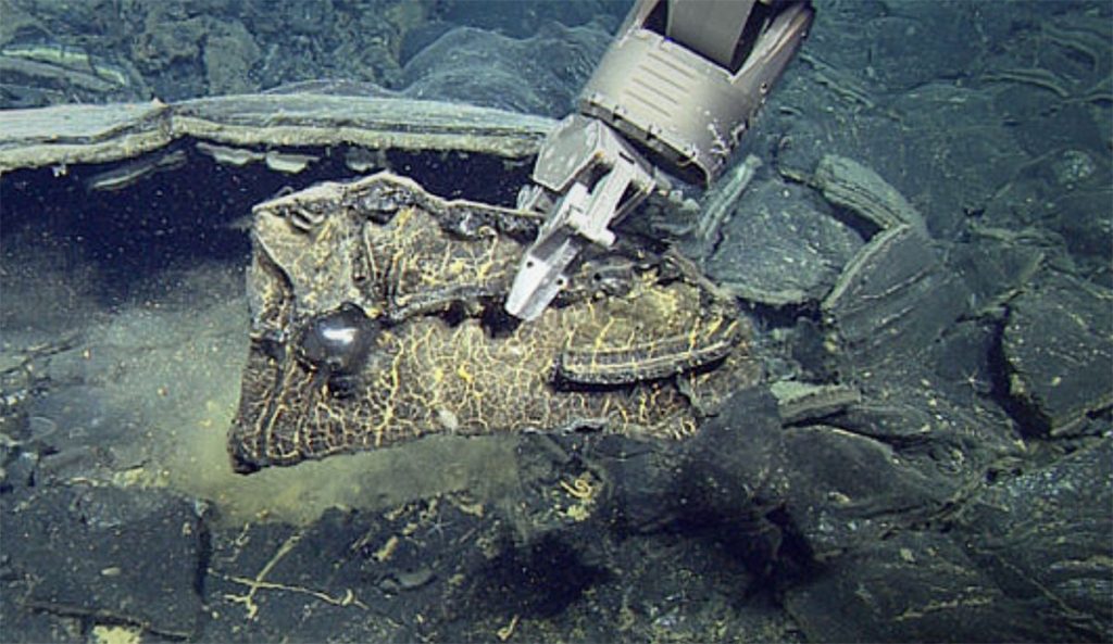 underwater volcano Axial Seamount