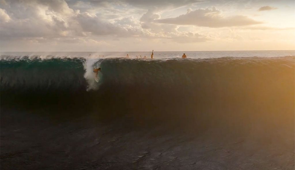 Matahi Drollet surfing teahupoo