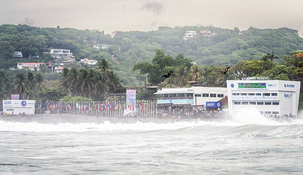 El Salvador surfing Photo: ISA // Sean Evans