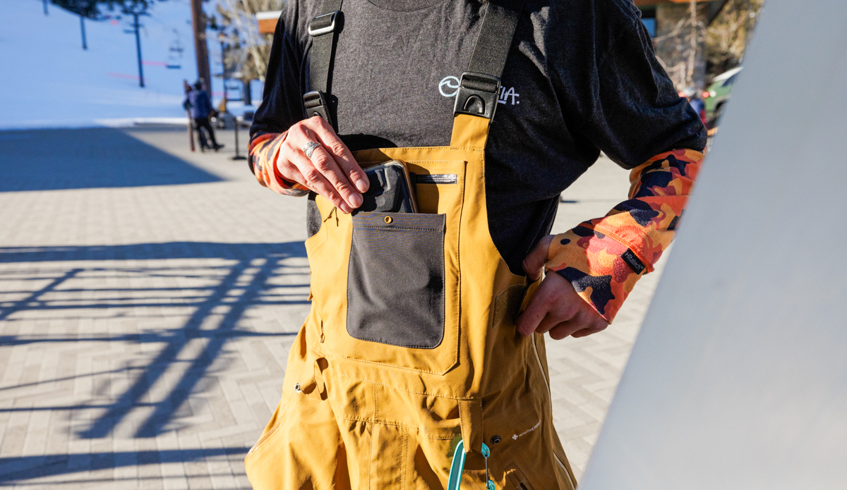 Pockets on the Flylow Baker Bib