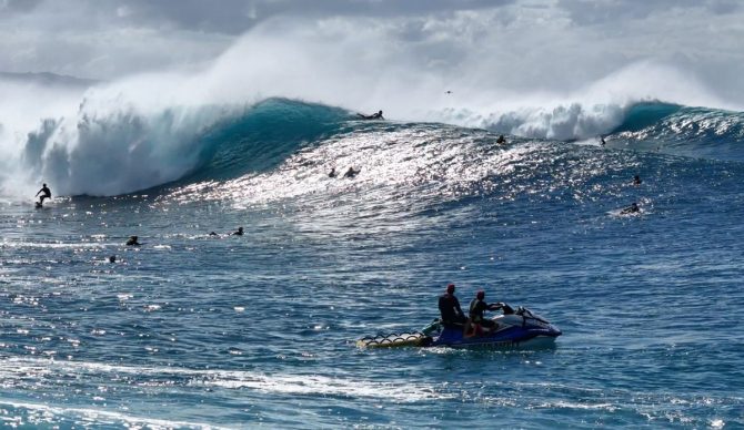 Pipeline set waves