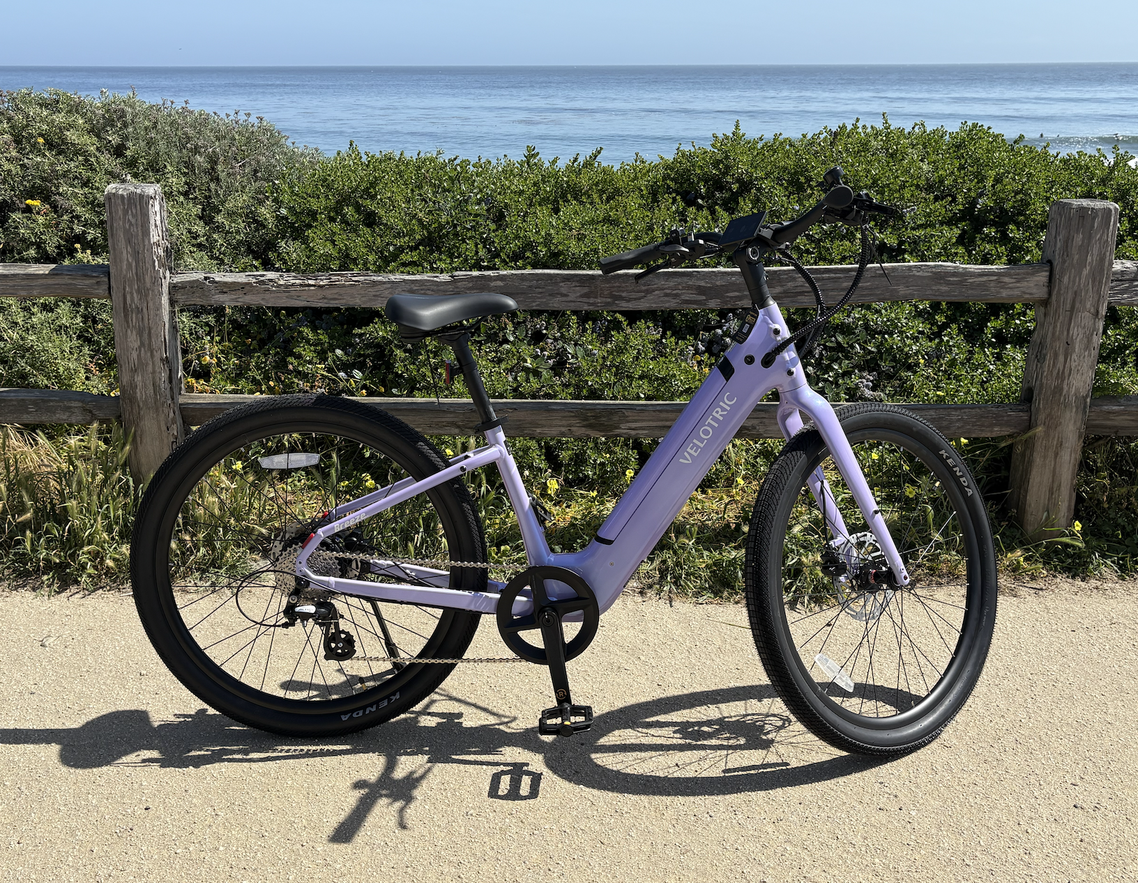 Breeze e-bike at the beach