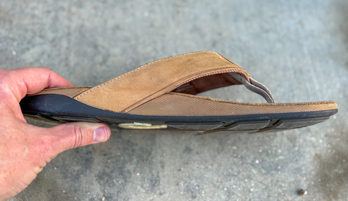 side shot olukai tuahine sandal