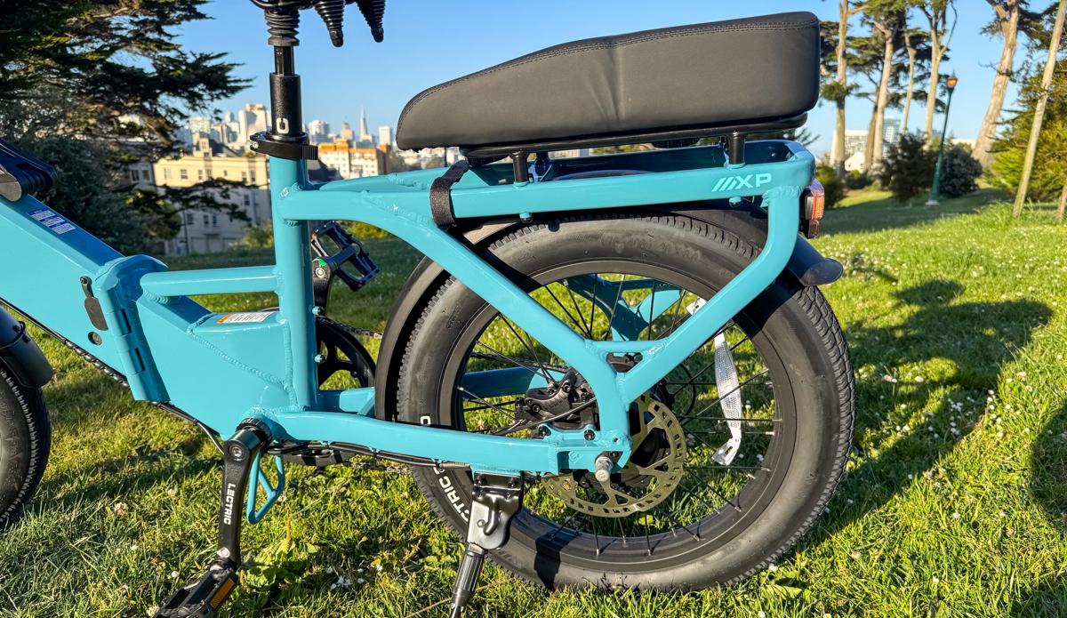 rear rack with seat pad on the lectric xp4