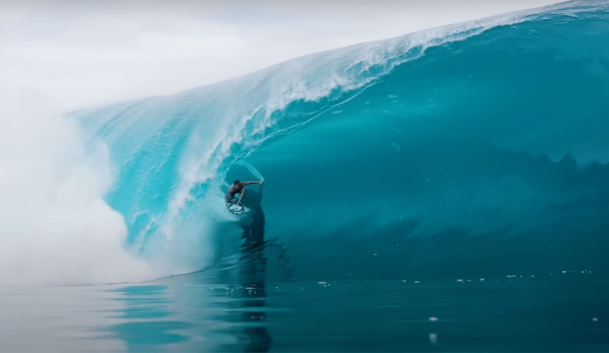 Eimeo Czermak surfing Teahupo'o