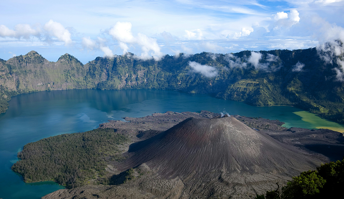 Rescuers Race To Save Hiker Trapped for 3 Days on Indonesian Volcano