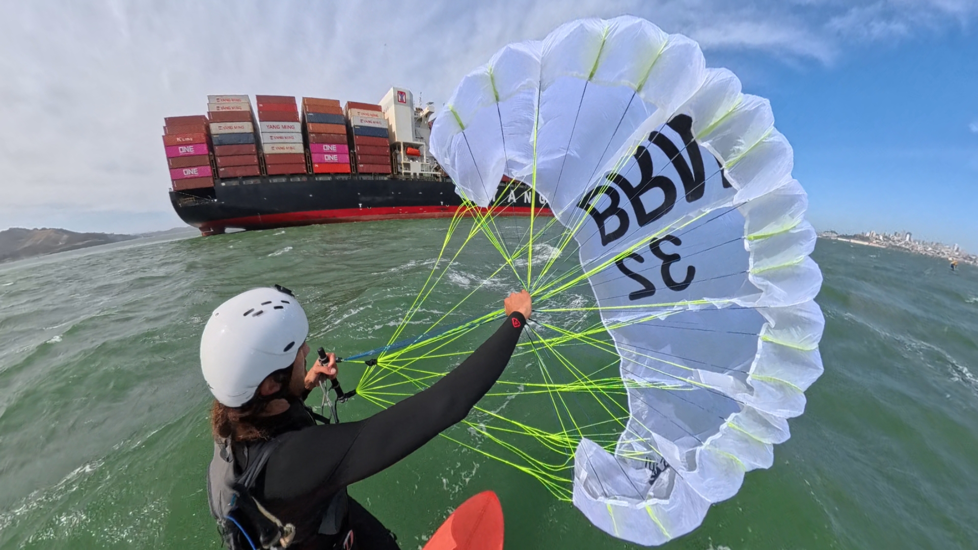 Will Sileo collapsing the BRM Kanaha on a cargo ship wake