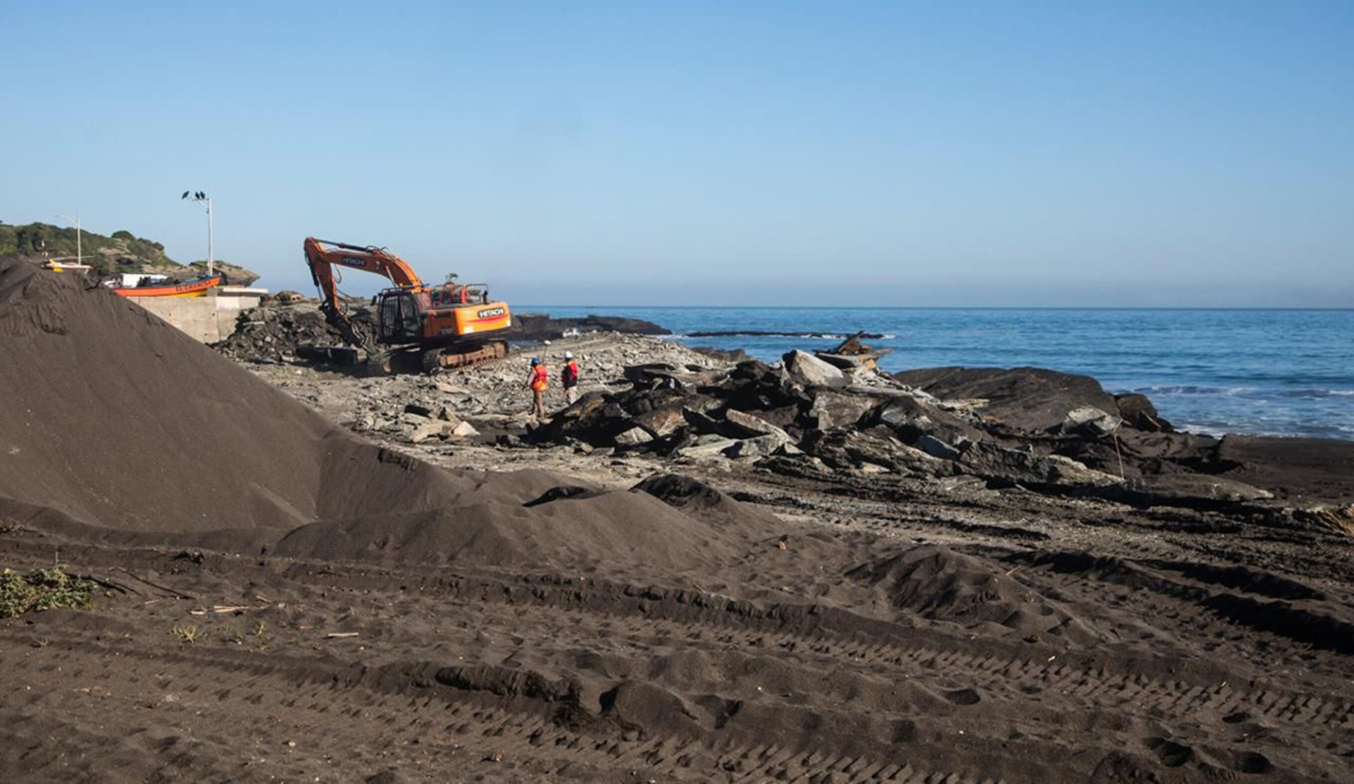 Ramon Navarro Sounds the Alarm: A 'World Class' Wave Is Being Forever Altered in Chile