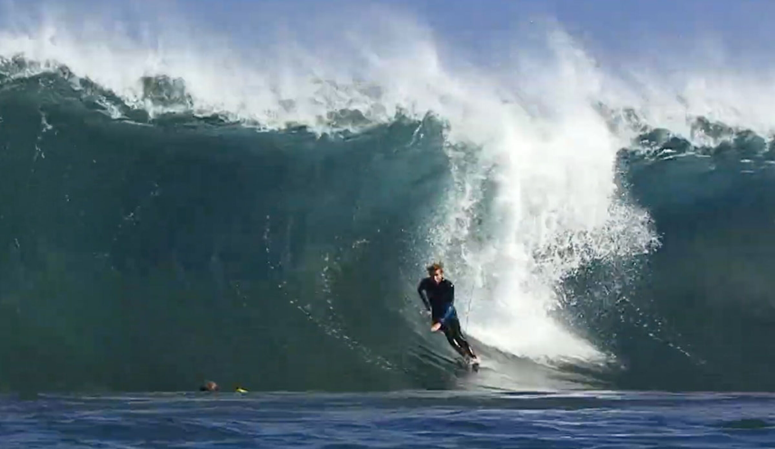 matt bromley wiping out on a barreling wave