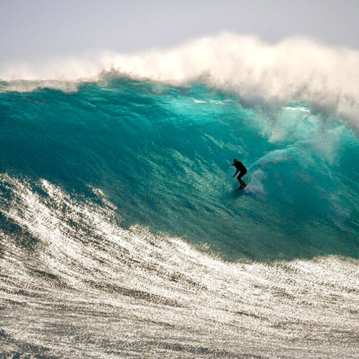 Darian Cheffers surfing Cow Bombie