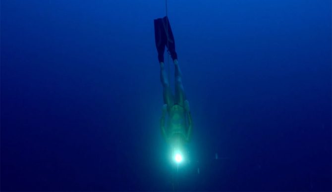 Alexey Molchanov diving to 413 feet