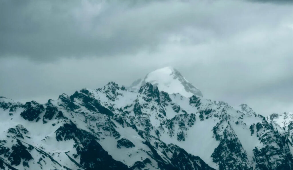 climbers dead after fall from New Zealand's Mount Cook