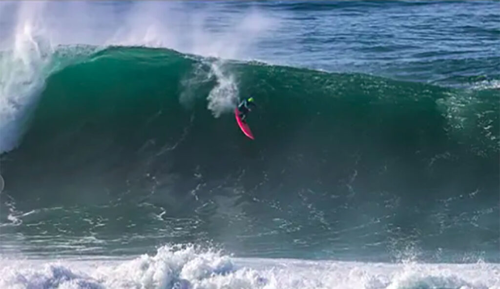This Bright Pink, 11’6” Surfboard Mysteriously Went Missing in Nazaré; the Police Laughed