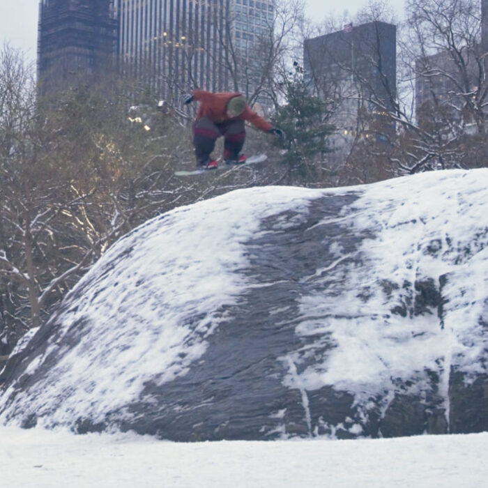 It Snowed in New York City So These Guys Went Snowboarding In Central Park
