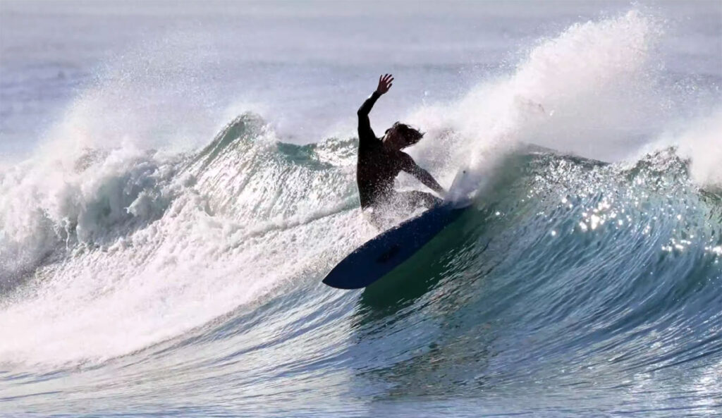 This Is What El Porto Looks Like When the Surf Gets Good