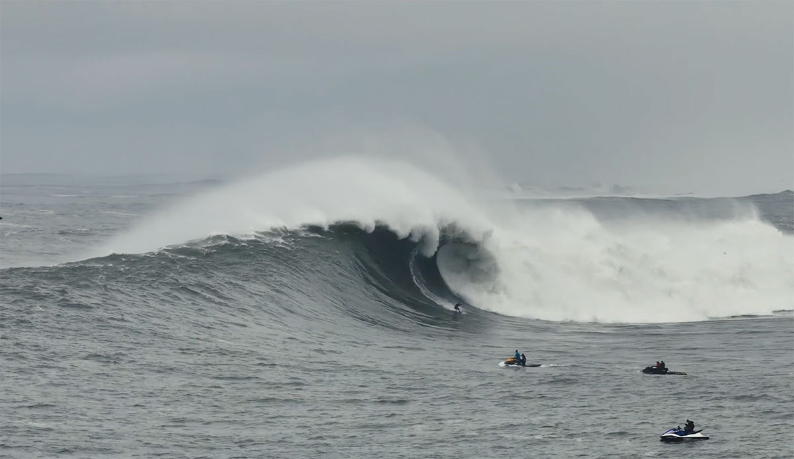 Luca Padua surfing Maverick's on December 23, 2025