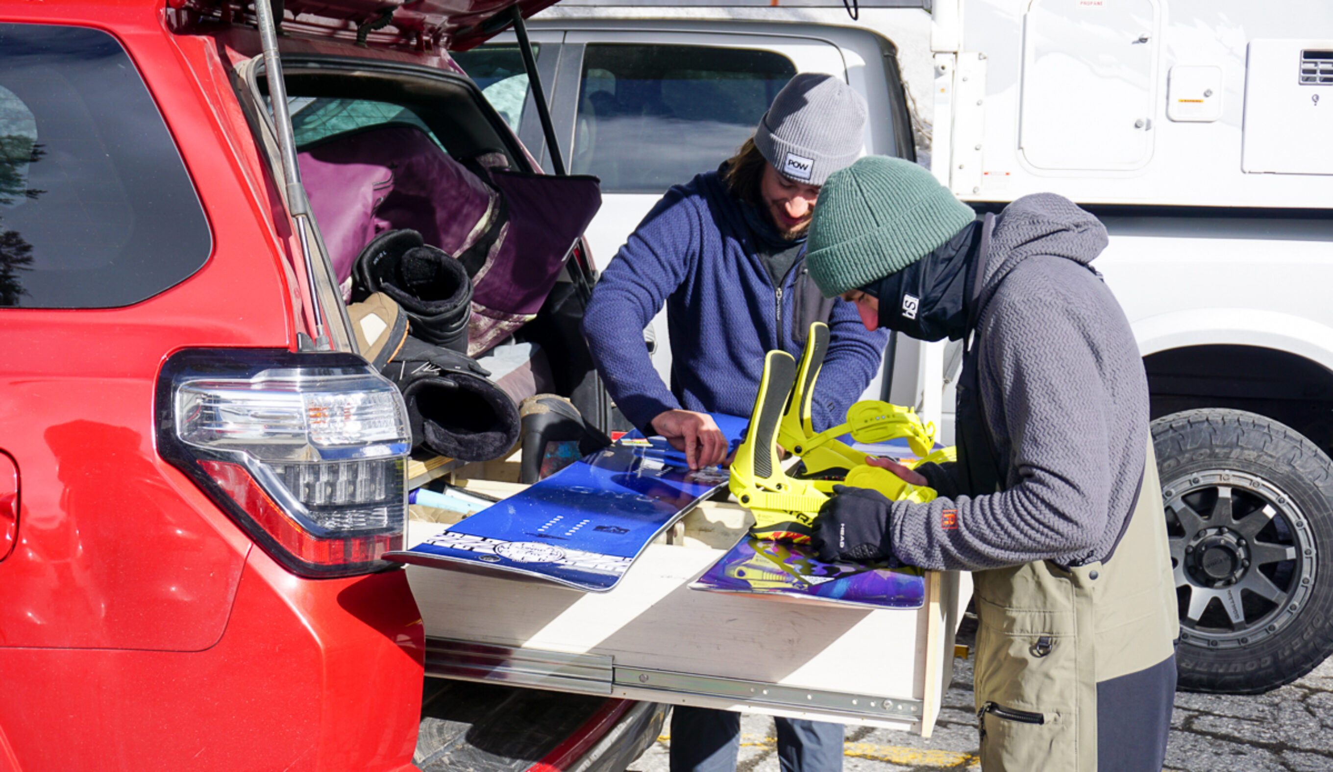setting up snowboards