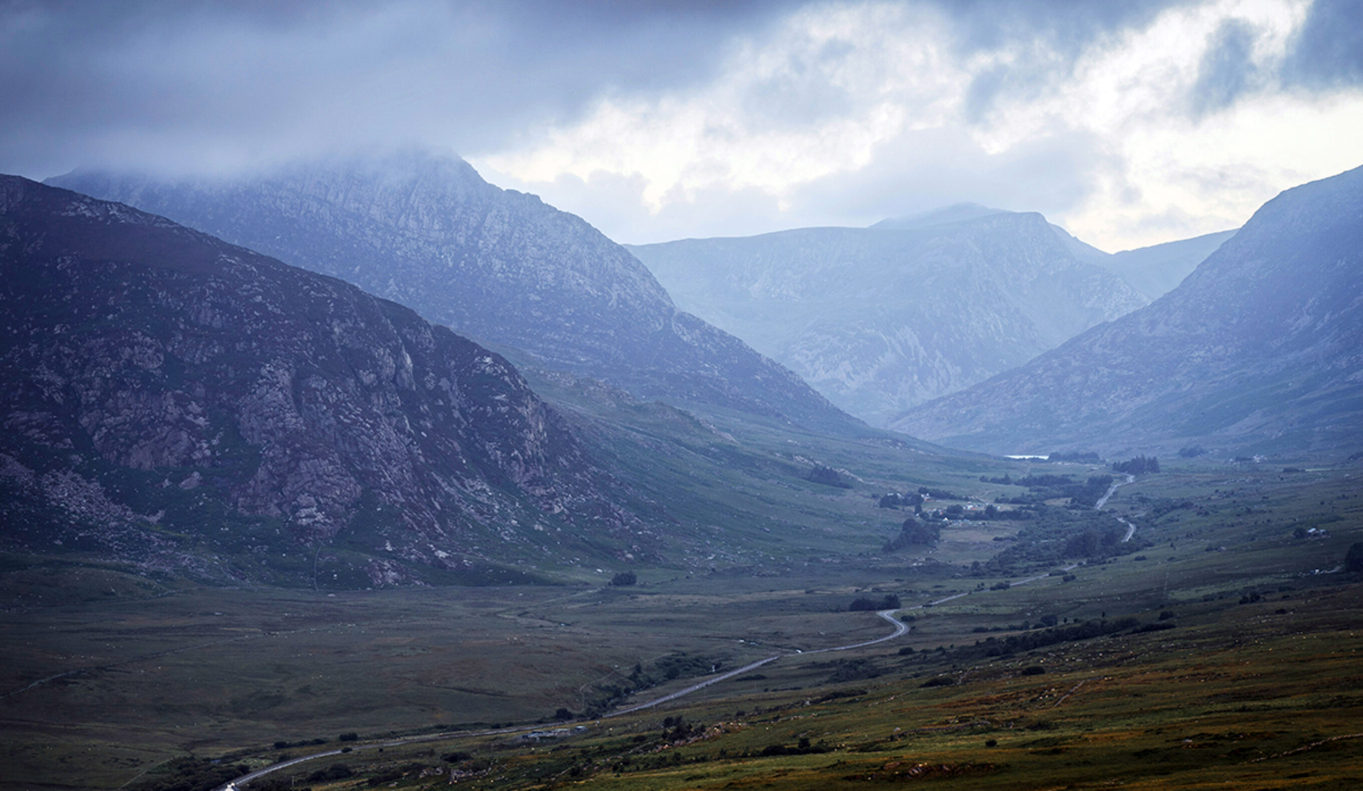 Two Hikers, 19 and 20, Found Dead in Welsh Mountain Range
