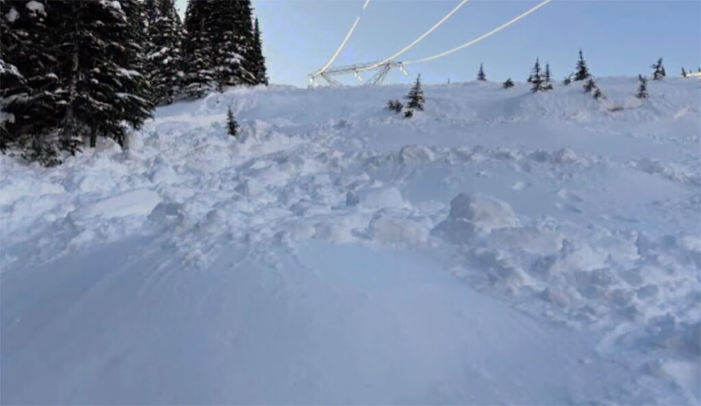 Avalanche in Kootenay Pass kills snowmobiler